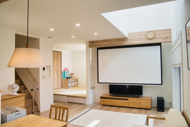 木のぬくもりが感じられるリビングルーム