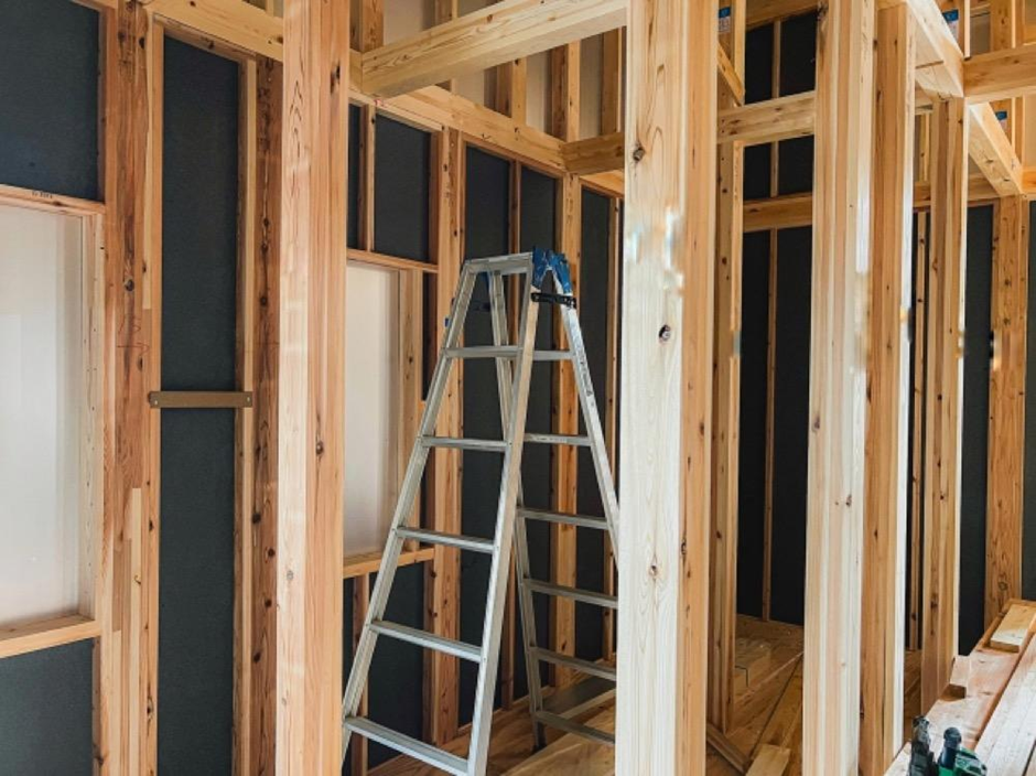 木造 建築現場