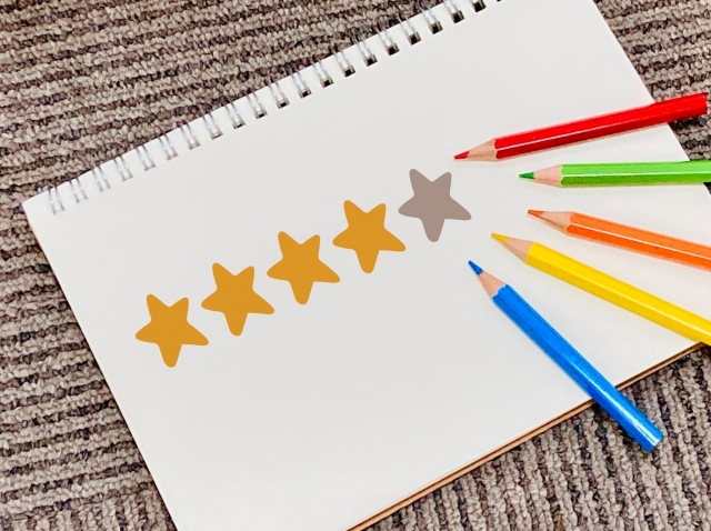 5つ星が描かれたノート